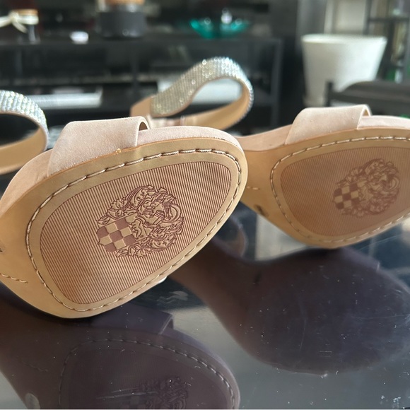 NIB Nude Pink Vince Camuto Suede/Nubuck sandals with Crystal Detail - Picture 3 of 8